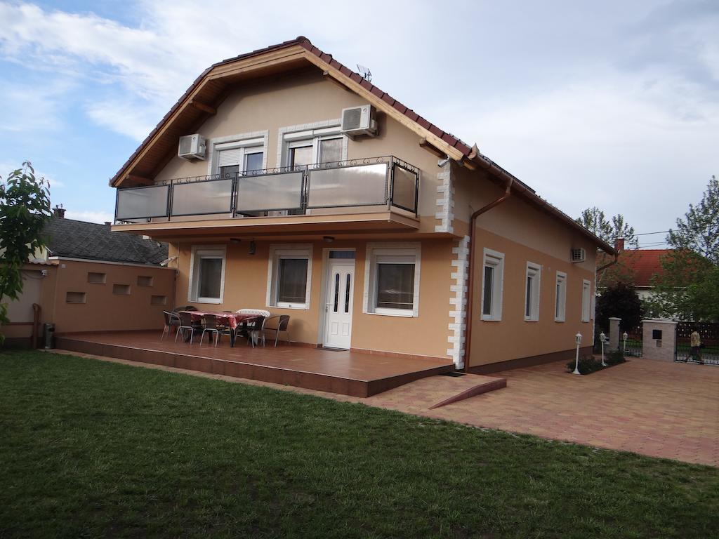 Marinica Apartman Hajdúszoboszló Εξωτερικό φωτογραφία