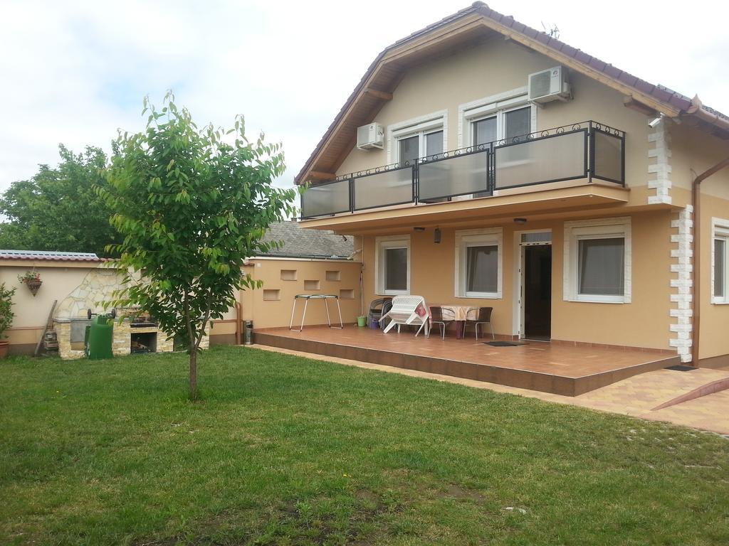 Marinica Apartman Hajdúszoboszló Εξωτερικό φωτογραφία