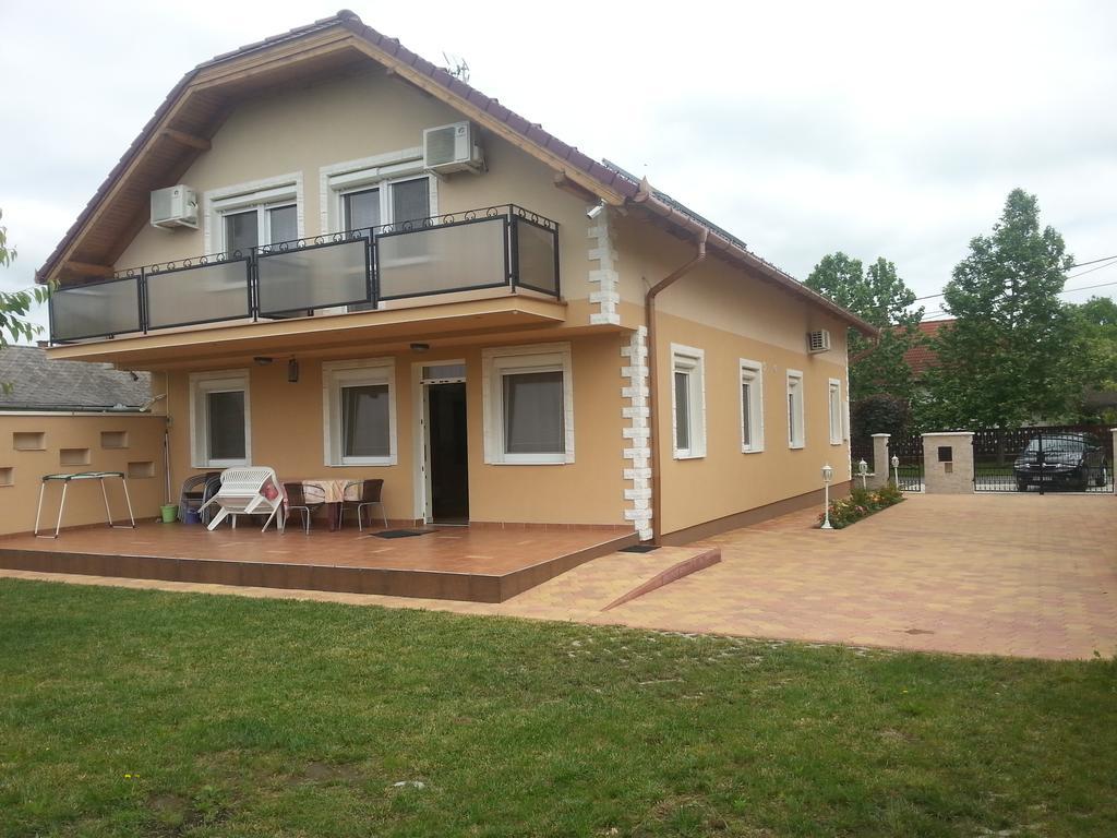 Marinica Apartman Hajdúszoboszló Εξωτερικό φωτογραφία